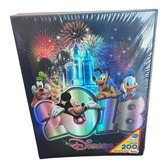 NEW Walt Disney World Disney Land 2018 Small Photo Album Holds 200 4X6 Sealed - Picture 1 of 5